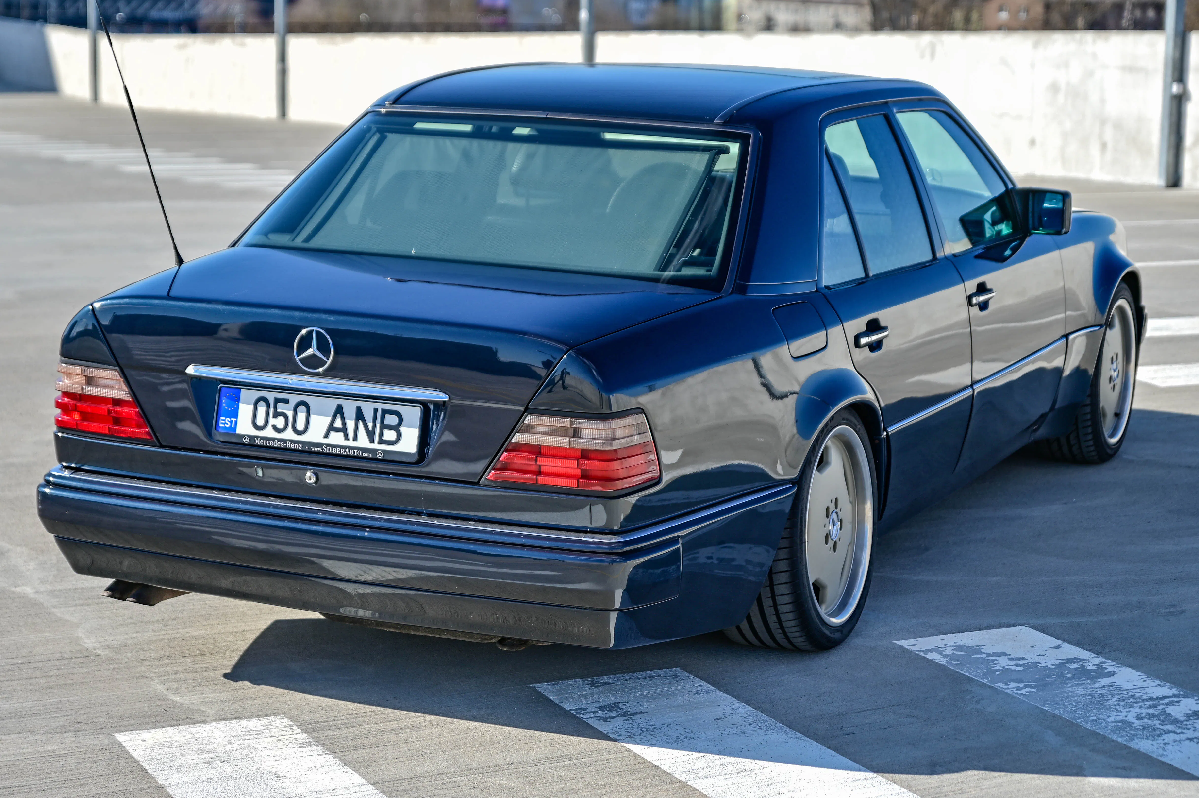 1994 MERCEDES BENZ W124 E500 LIMITED 1994-mercedes-benz-w124-e500-limited